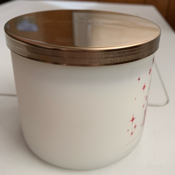 NEW BATH & BODY WORKS WINTER CANDY APPLE Christmas Sleigh 3-Wick Candle 14.5 oz - Picture 5 of 8